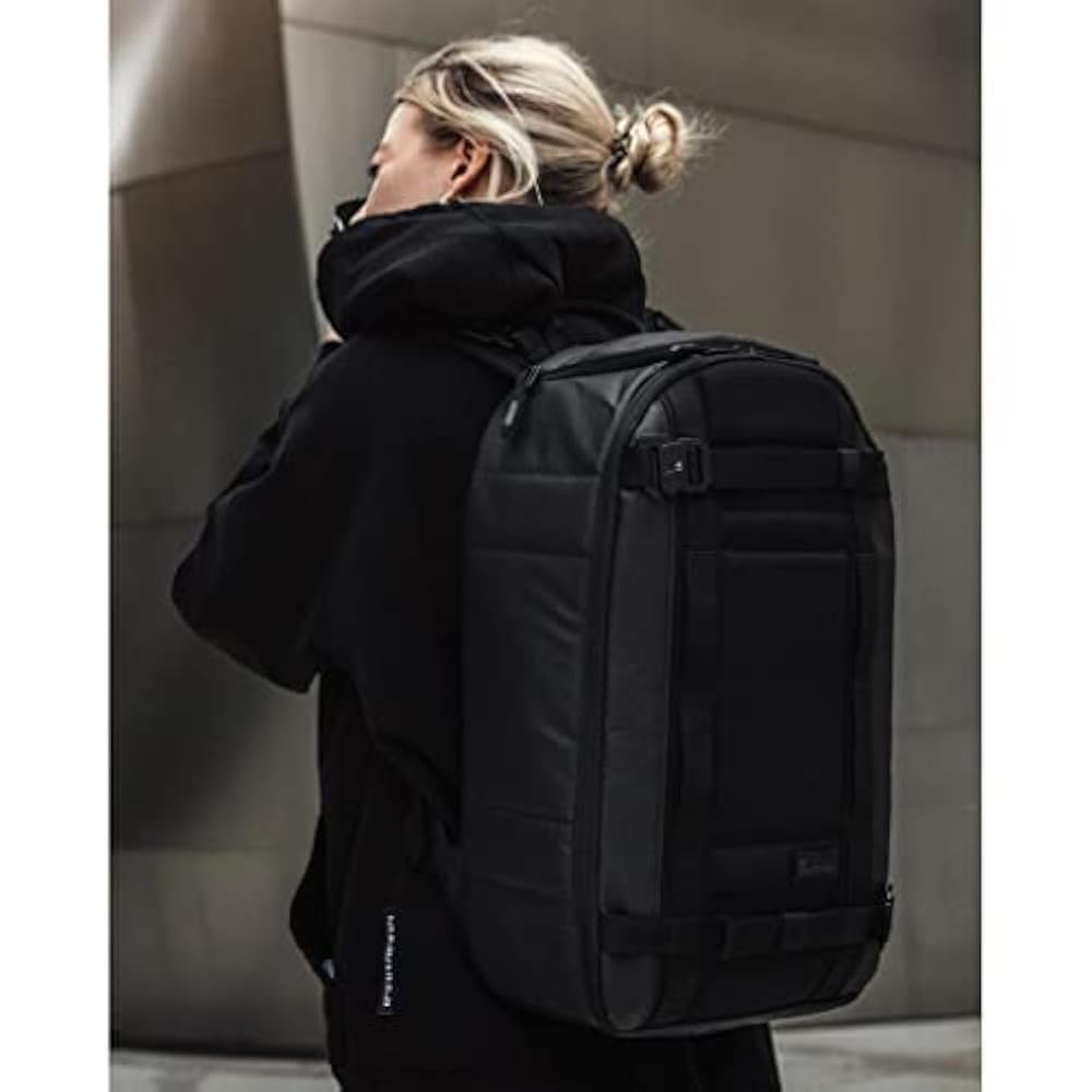 Db バックパック　 douchebags Backpack 美品 日本へ帰るためのバックパック「Db Backpack」 - YouTube